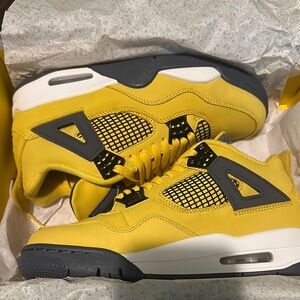 Jordan Men's Shoes Yellow and Black